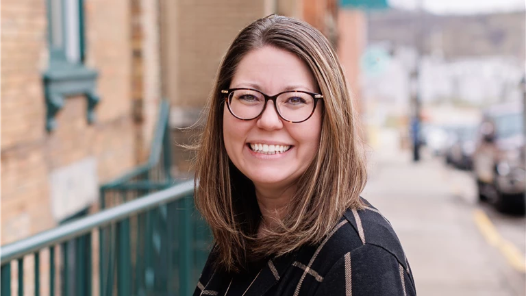 Laura Meuwissen Headshot