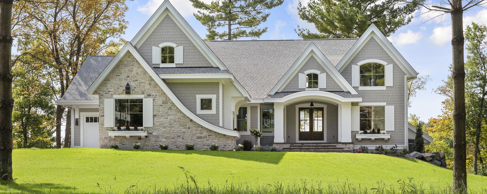 Coastal Cottage on the Bluff - Exterior 1