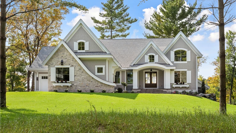 Coastal Cottage on the Bluff - Exterior 1