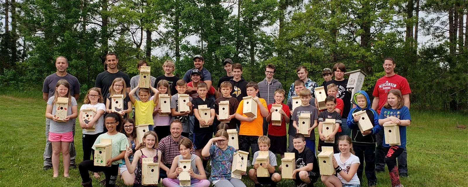 Group Picture Building Bird Houses