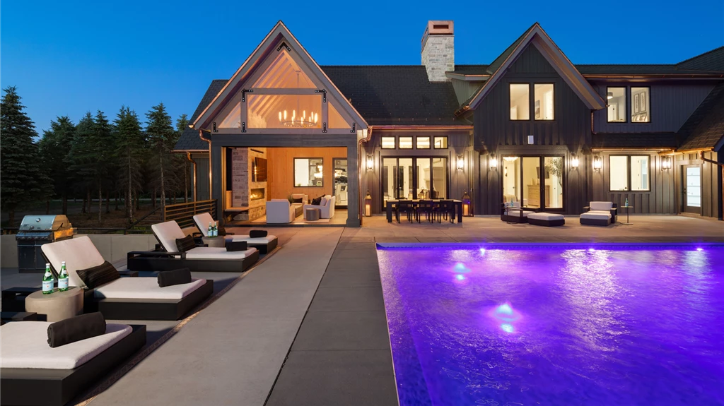 Modern Luxe on Majestic Pines - Exterior Pool Night